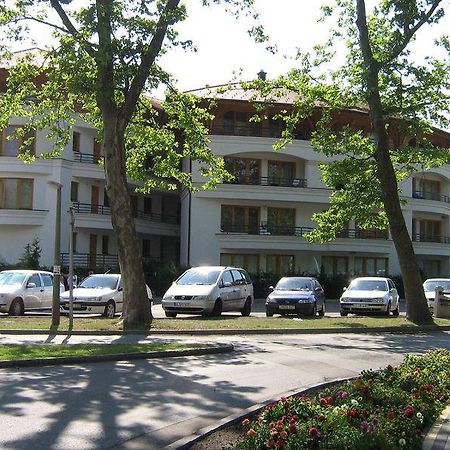 Simon Apartman Балатонлеле Екстериор снимка