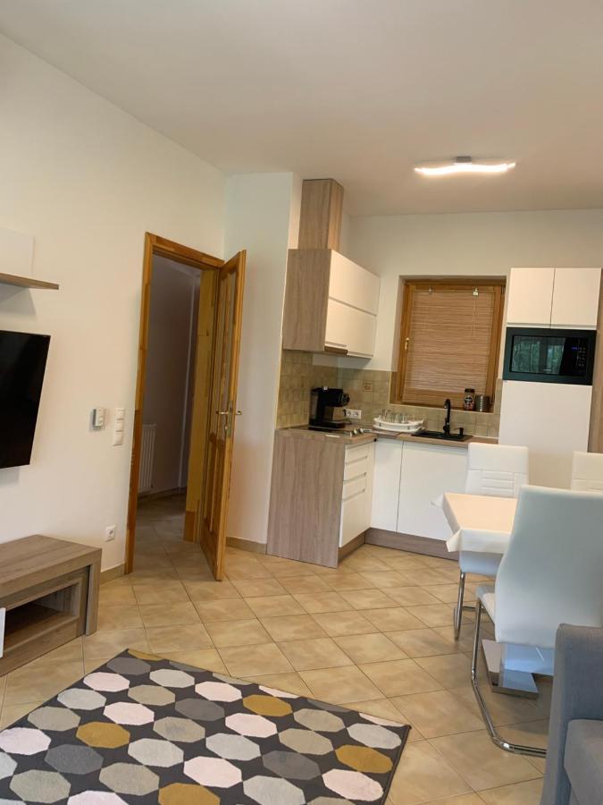 Simon Apartman Балатонлеле Екстериор снимка
